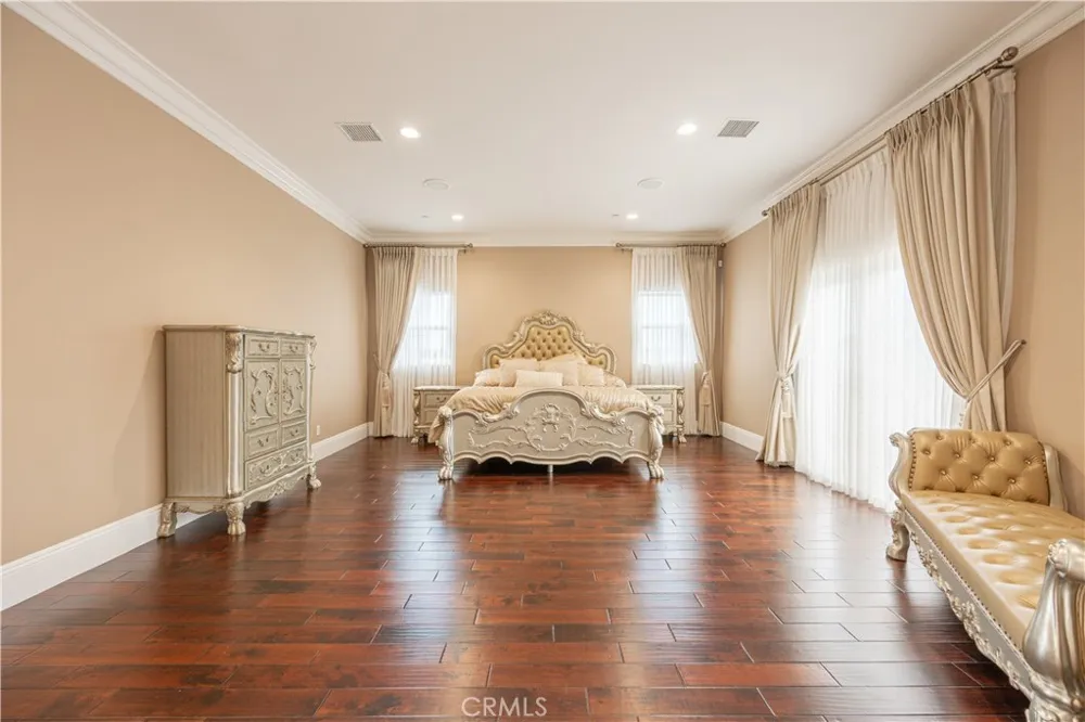 6554 Ethel Avenue Valley Glen, CA 91606