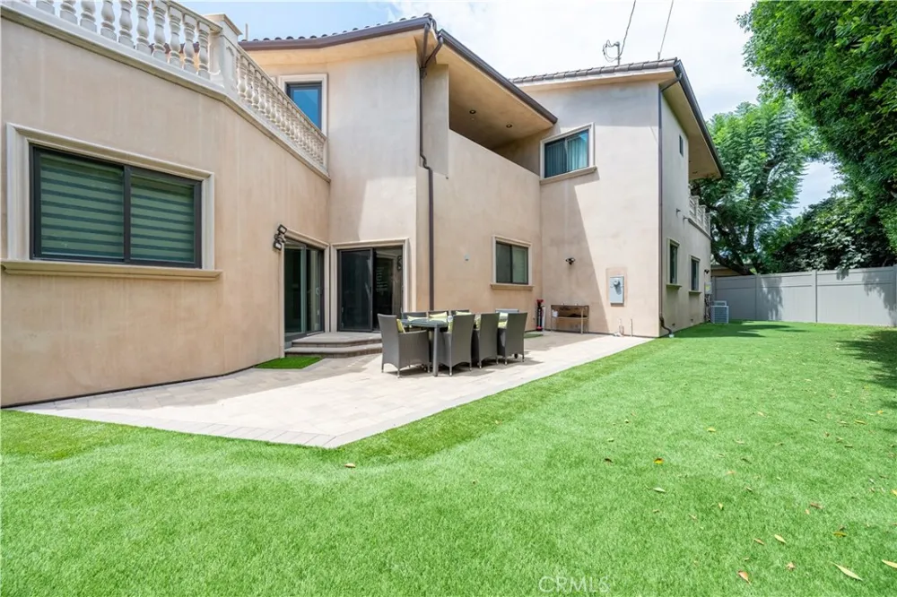 6554 Ethel Avenue Valley Glen, CA 91606