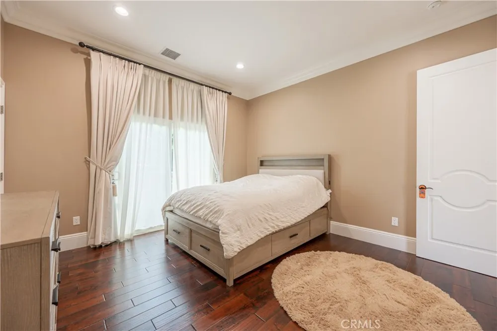 6554 Ethel Avenue Valley Glen, CA 91606