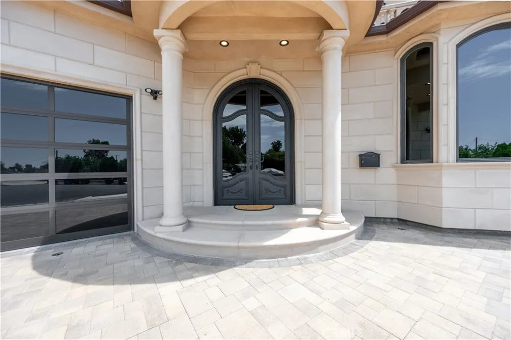 6554 Ethel Avenue Valley Glen, CA 91606