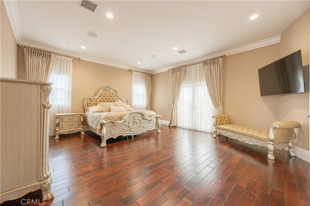 6554 Ethel Avenue Valley Glen, CA 91606
