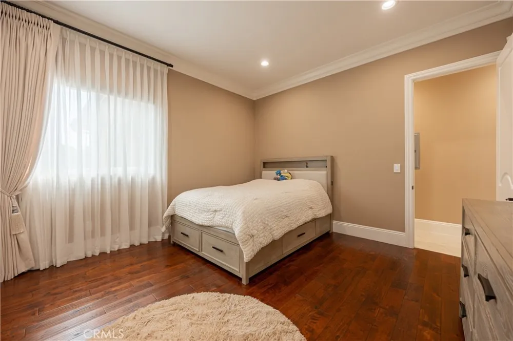 6554 Ethel Avenue Valley Glen, CA 91606