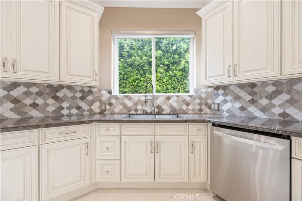 6554 Ethel Avenue Valley Glen, CA 91606