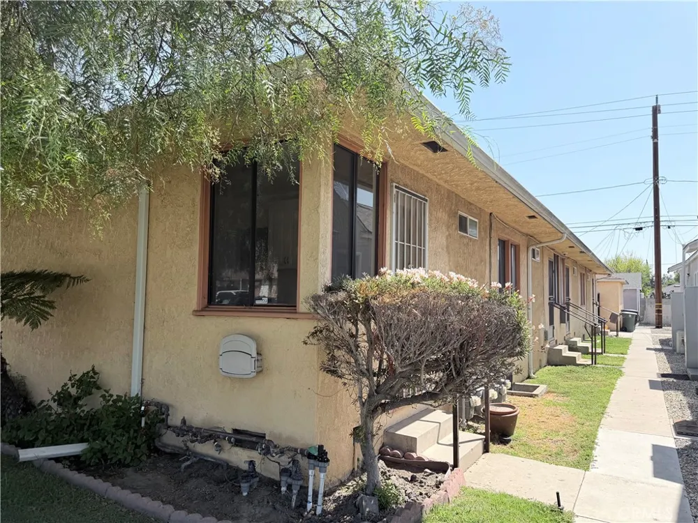 1340 Buena Vista Street #A Burbank, CA 91505