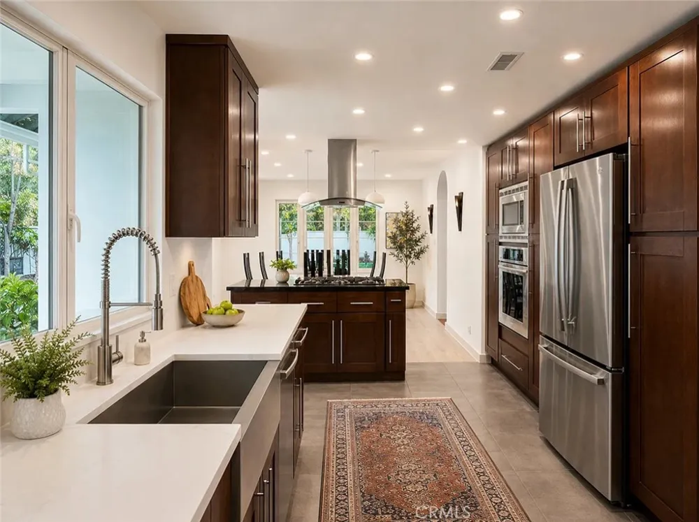 1424 E Mountain Glendale, CA 91207
