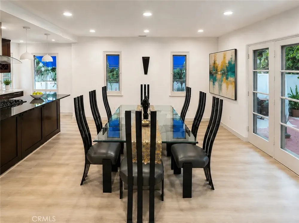 1424 E Mountain Glendale, CA 91207