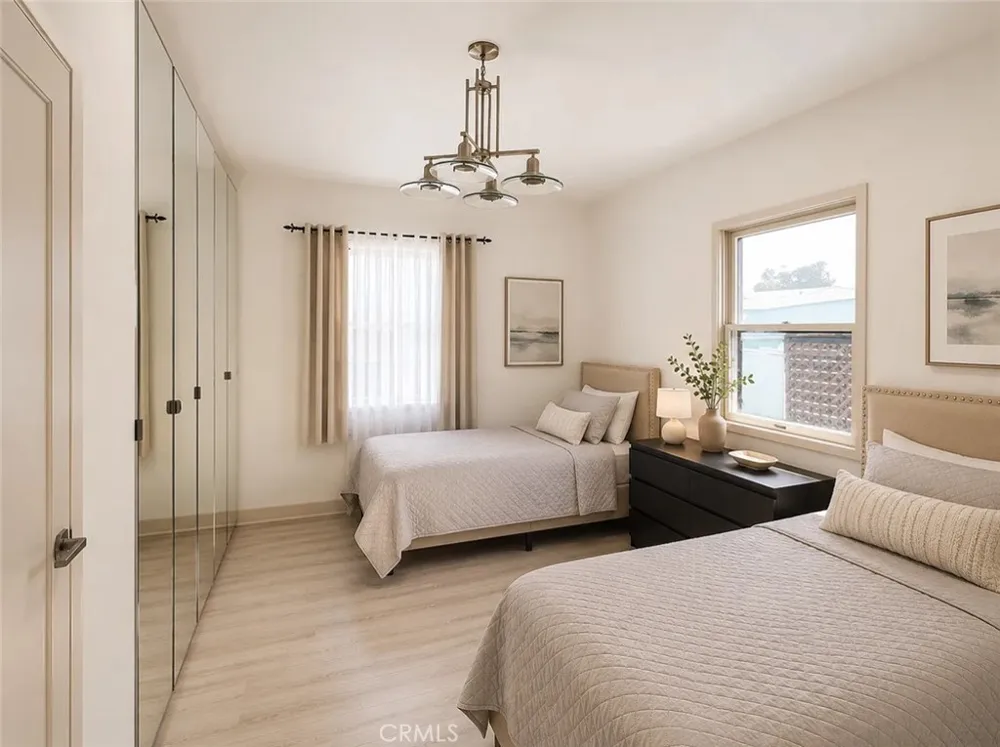 1424 E Mountain Glendale, CA 91207