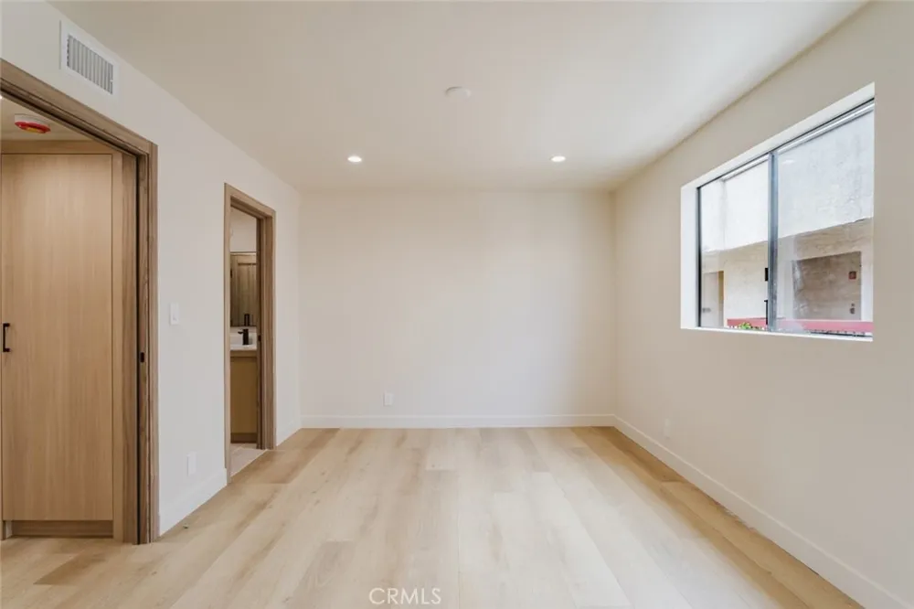 425 W Lomita Avenue Glendale, CA 91204