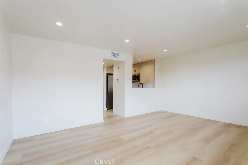 425 W Lomita Avenue Glendale, CA 91204