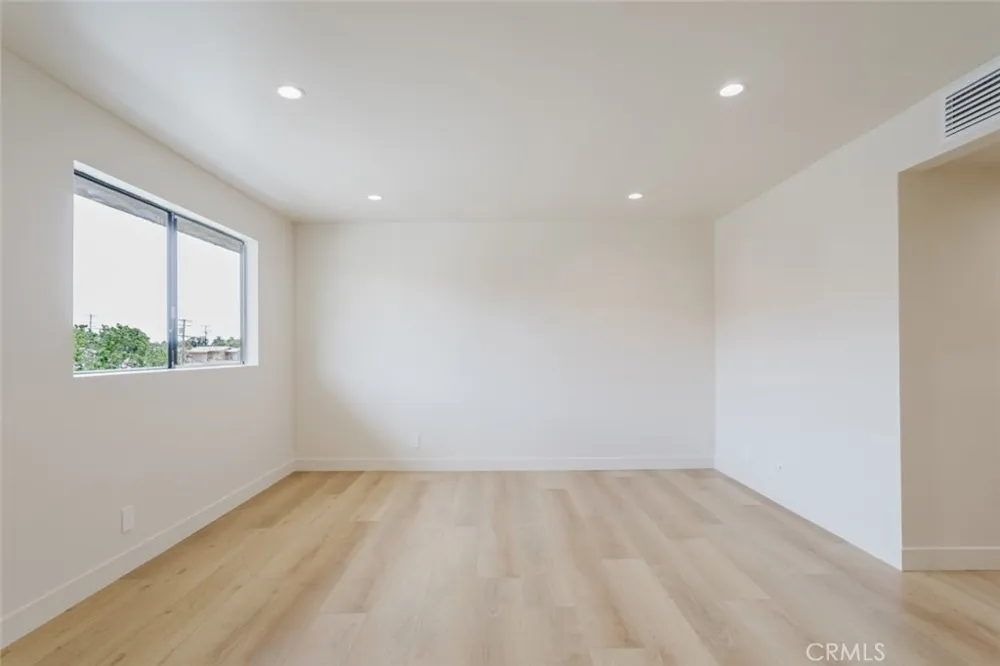 425 W Lomita Avenue Glendale, CA 91204