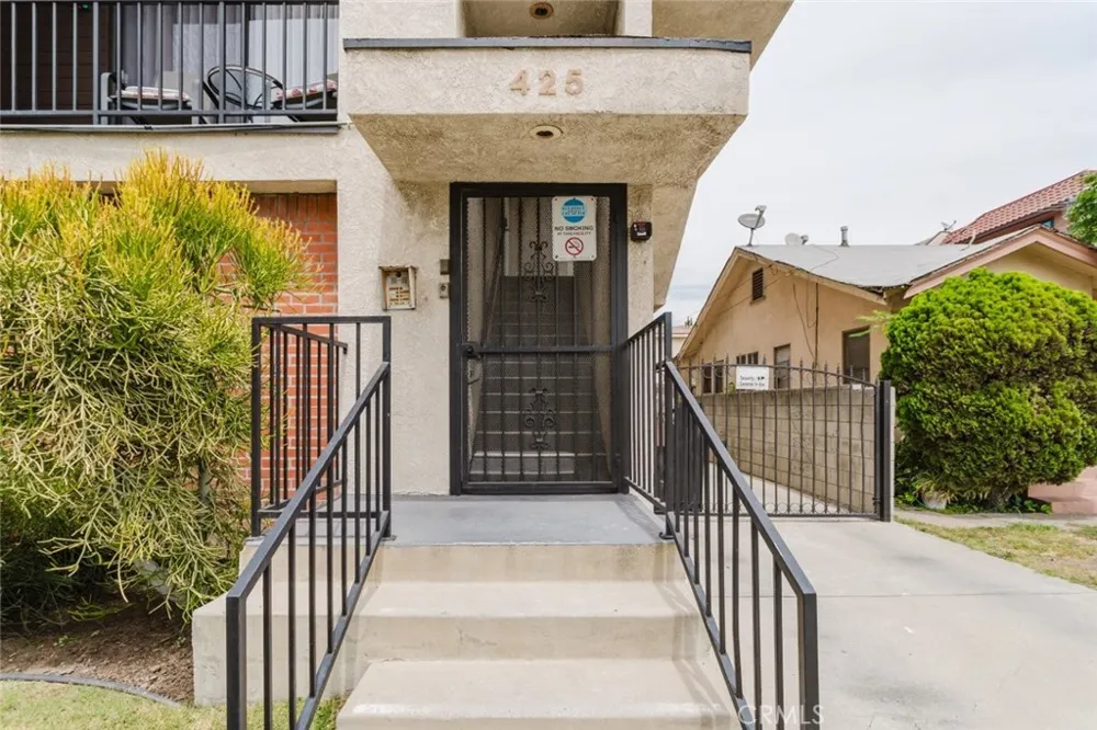 425 W Lomita Avenue Glendale, CA 91204