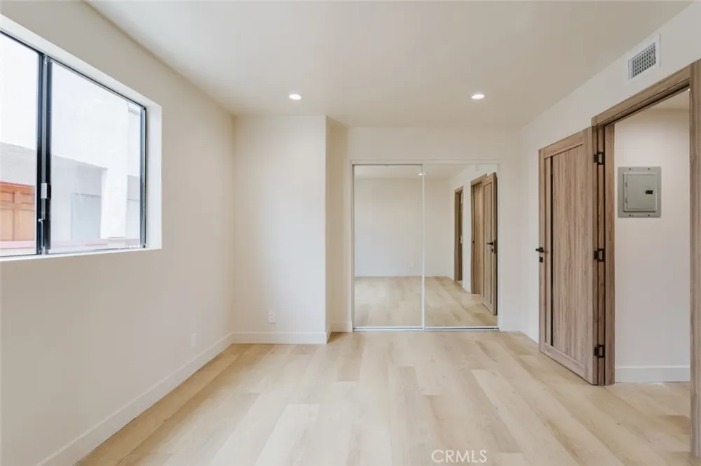 425 W Lomita Avenue Glendale, CA 91204