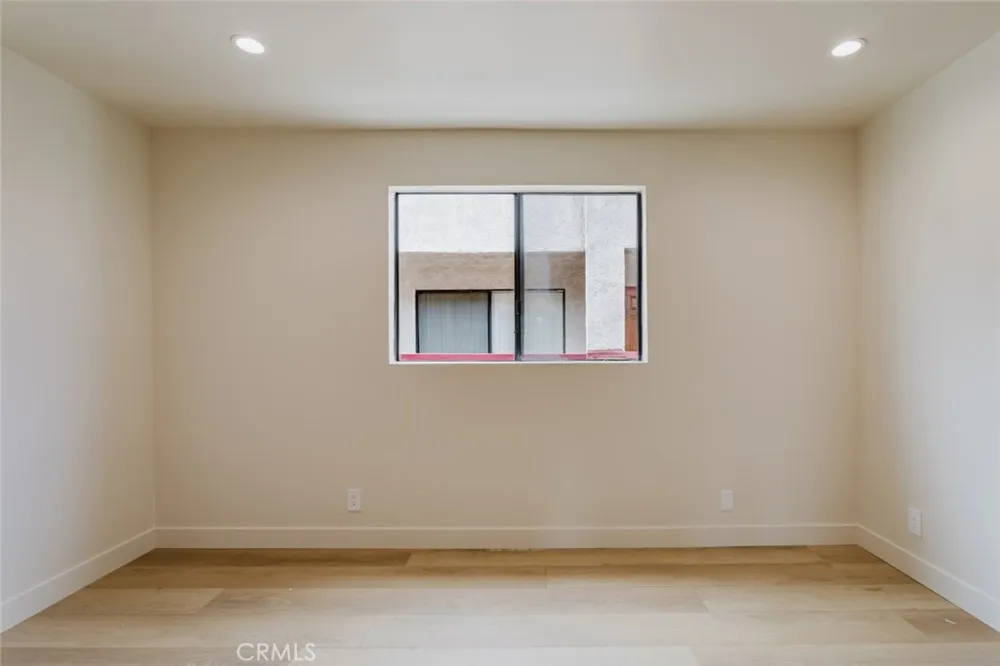 425 W Lomita Avenue Glendale, CA 91204