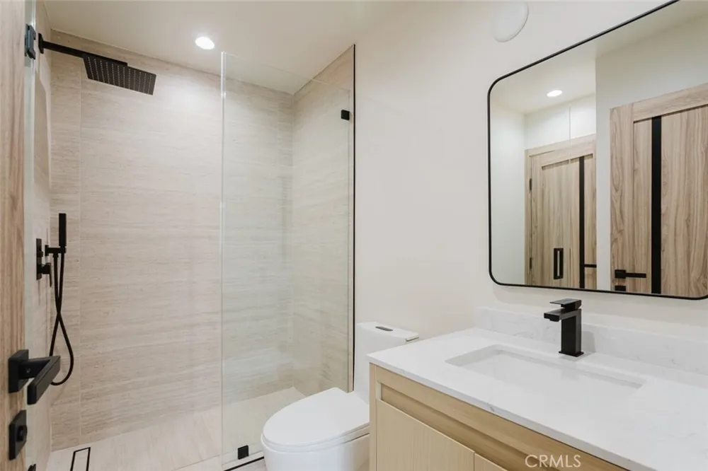 425 W Lomita Avenue Glendale, CA 91204