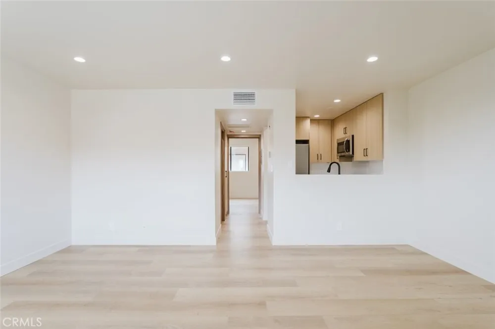 425 W Lomita Avenue Glendale, CA 91204