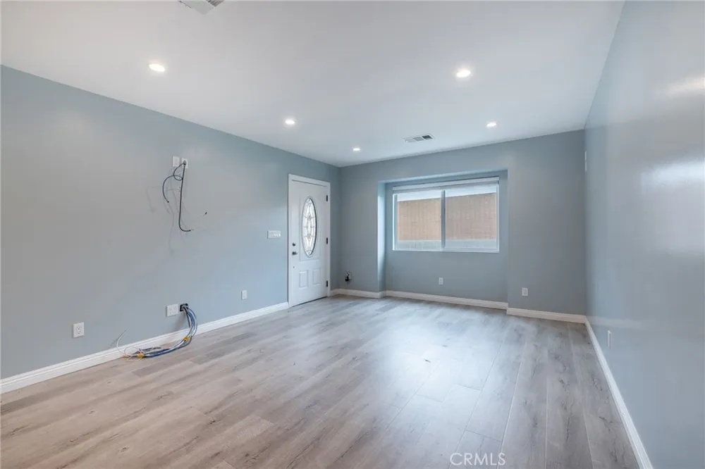 1400 Leland Way Burbank, CA 91504