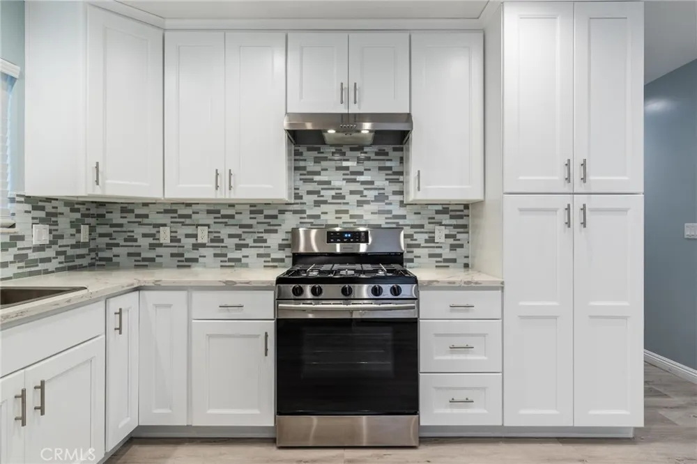 1400 Leland Way Burbank, CA 91504