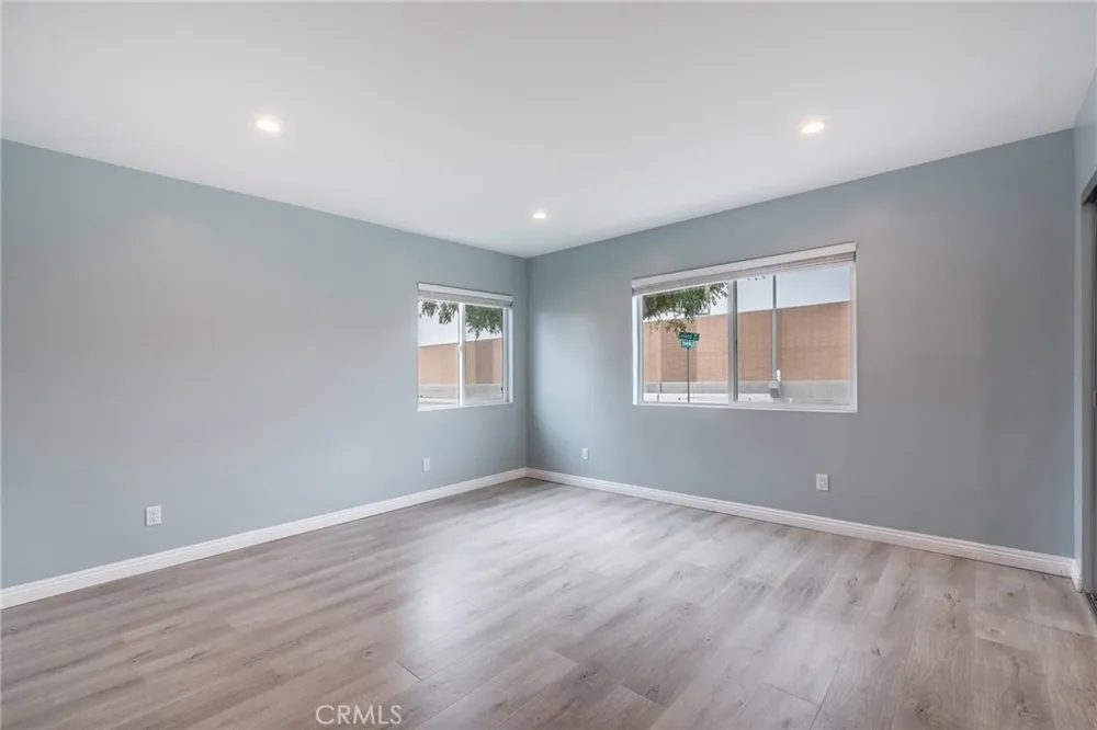 1400 Leland Way Burbank, CA 91504