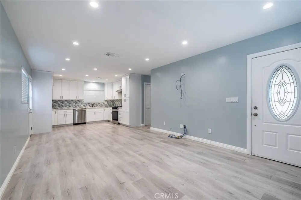 1400 Leland Way Burbank, CA 91504