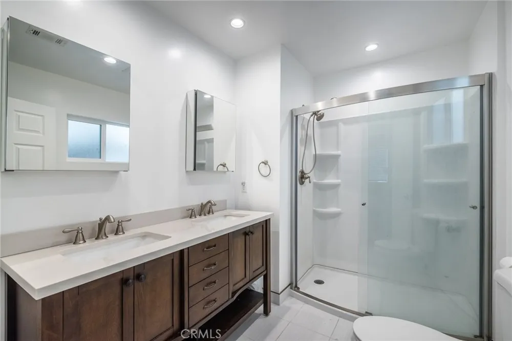 1400 Leland Way Burbank, CA 91504
