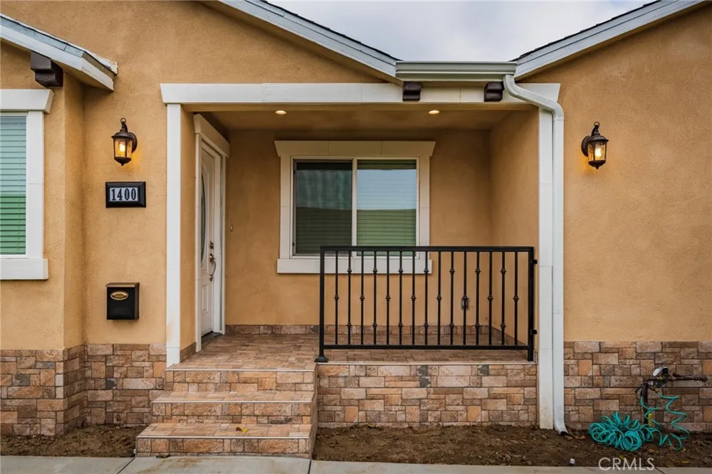 1400 Leland Way Burbank, CA 91504