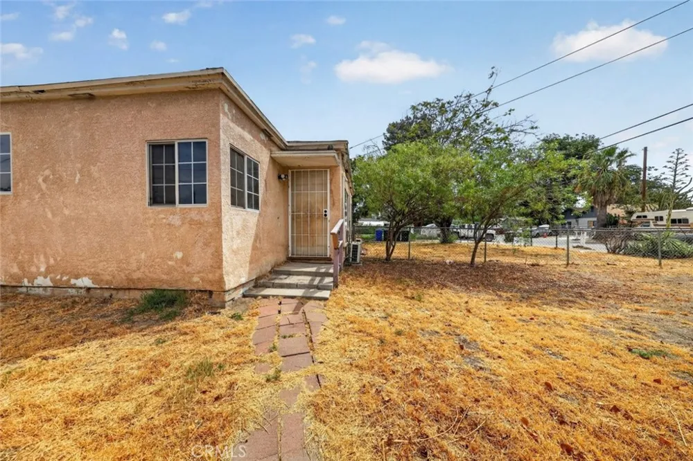 938 E 2nd Street #A San Bernardino, CA 92408