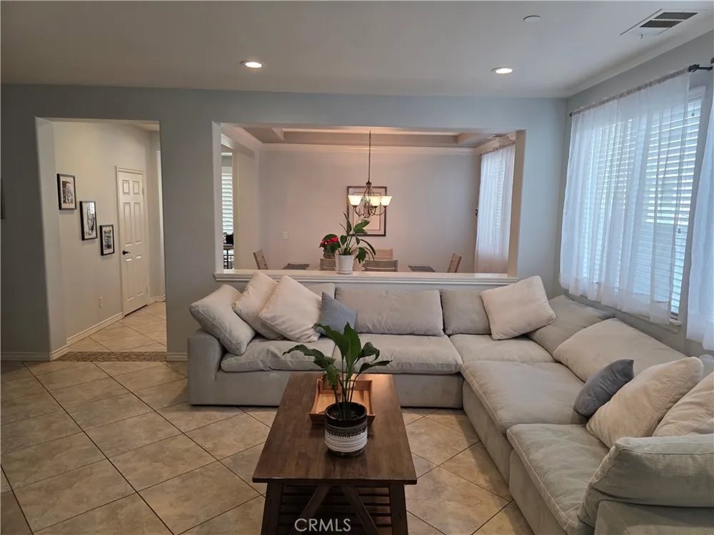 5448 Biella Court Fontana, CA 92336