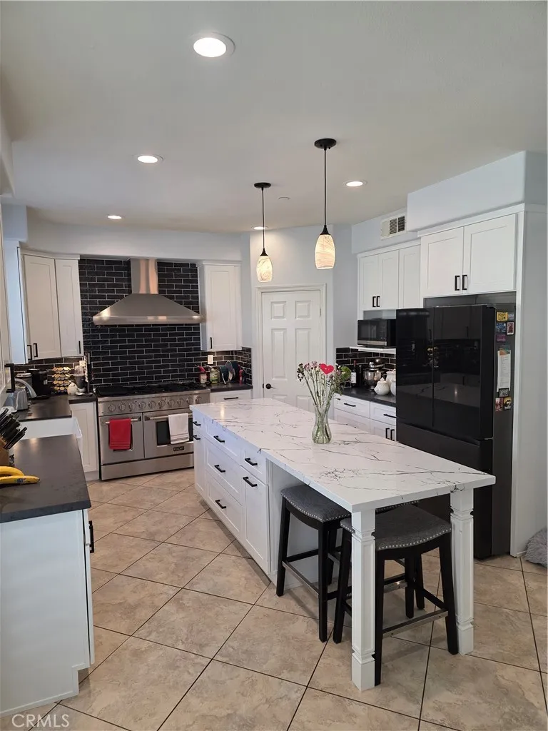 5448 Biella Court Fontana, CA 92336