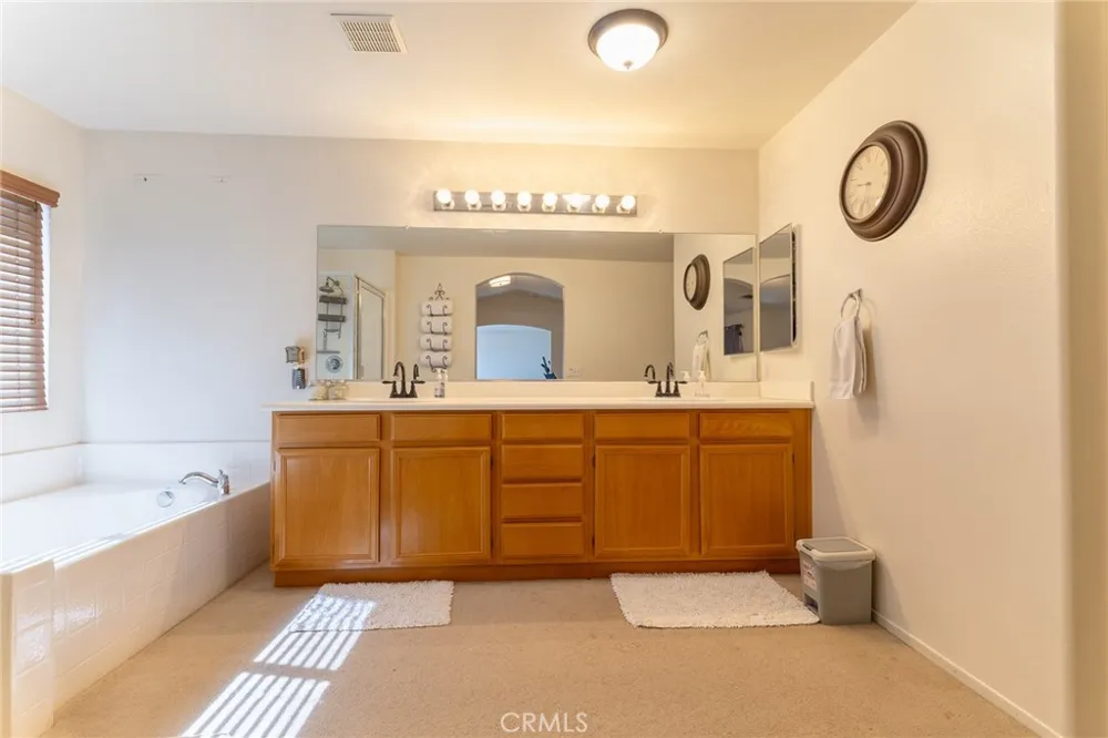14415 Nicolas Way Adelanto, CA 92301