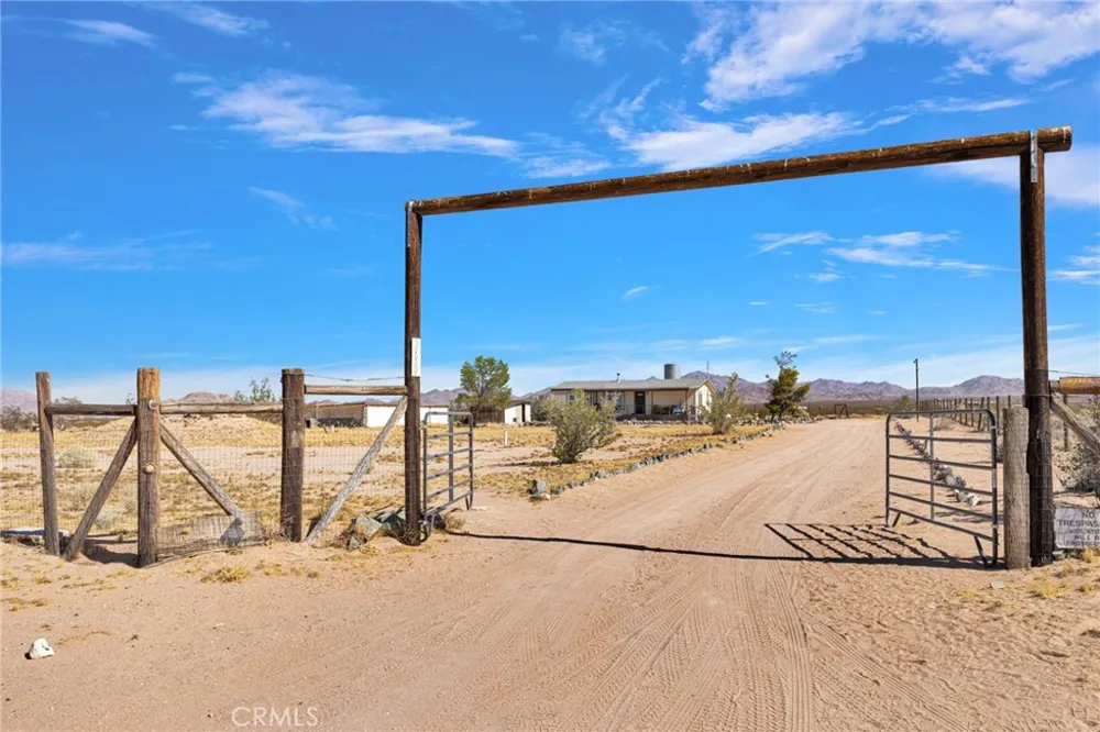 35980 Lantana Lucerne Valley, CA 92356
