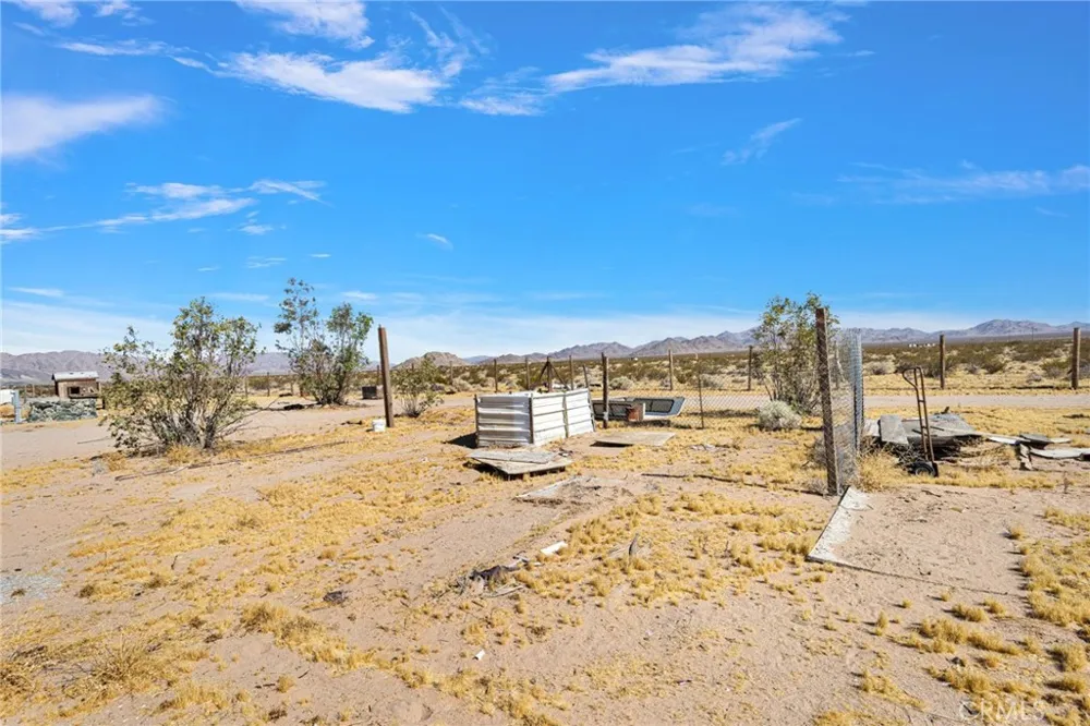 35980 Lantana Lucerne Valley, CA 92356