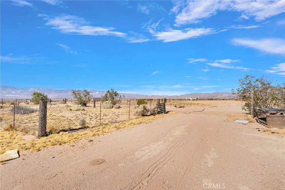 35980 Lantana Lucerne Valley, CA 92356