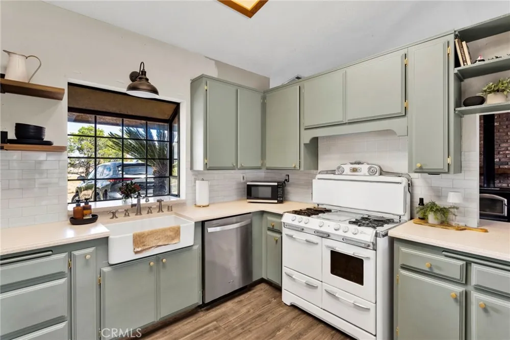 11778 Buffalo Hesperia, CA 92344