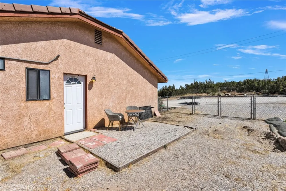 11778 Buffalo Hesperia, CA 92344