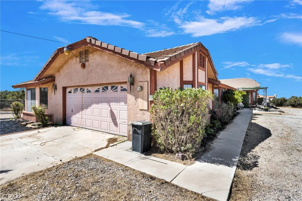 11778 Buffalo Hesperia, CA 92344