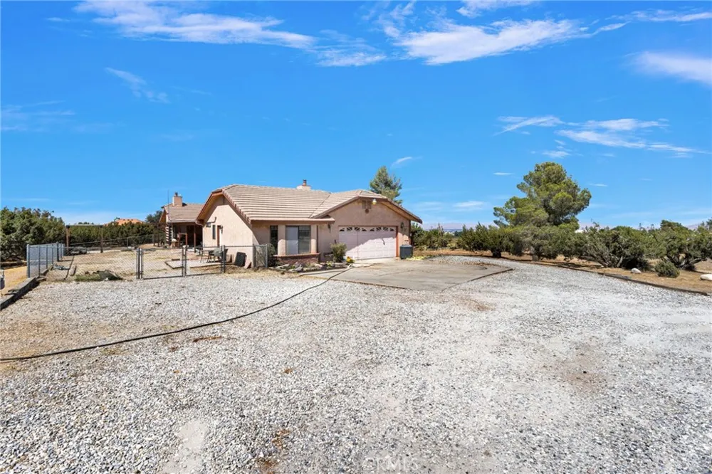 11778 Buffalo Hesperia, CA 92344