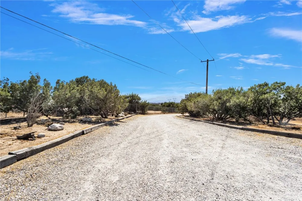 11778 Buffalo Hesperia, CA 92344