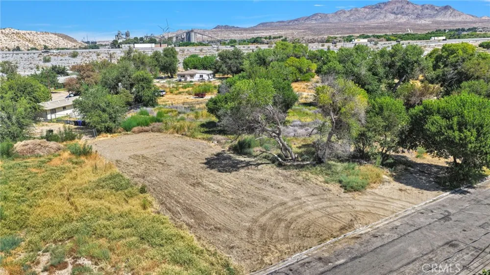 15780 Cottonwood Victorville, CA 92395