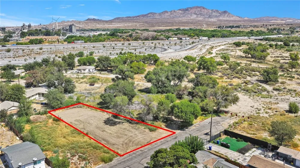 15780 Cottonwood Victorville, CA 92395