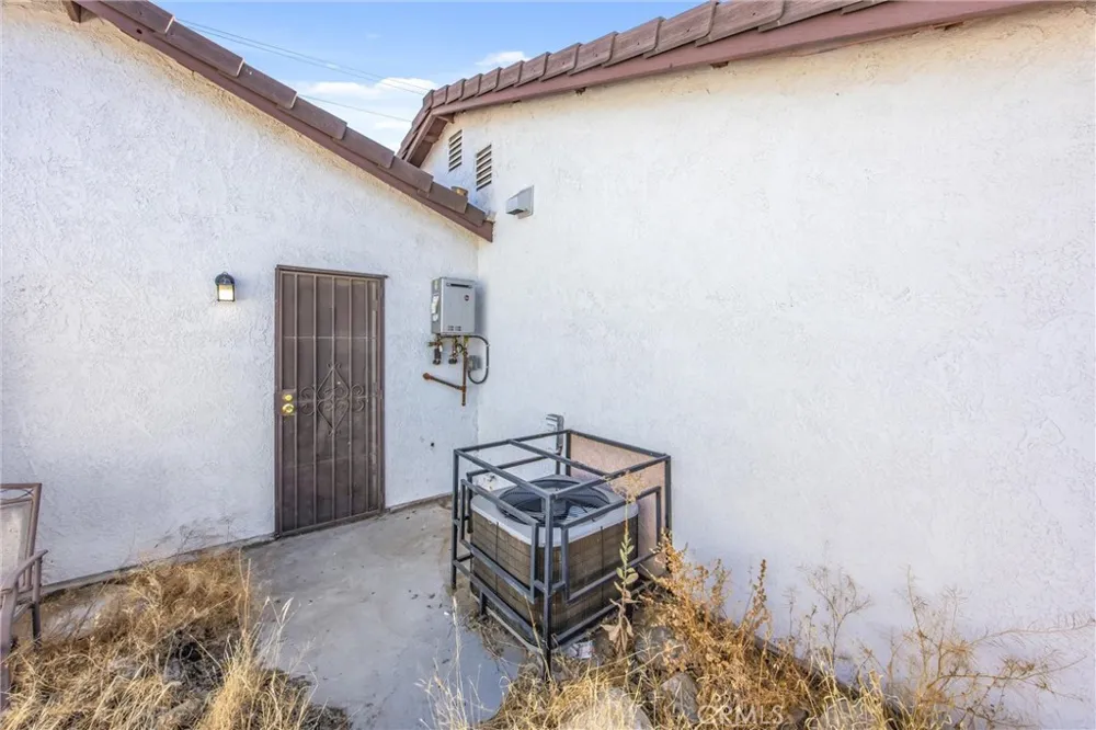 15888 Bear Valley Road Victorville, CA 92395