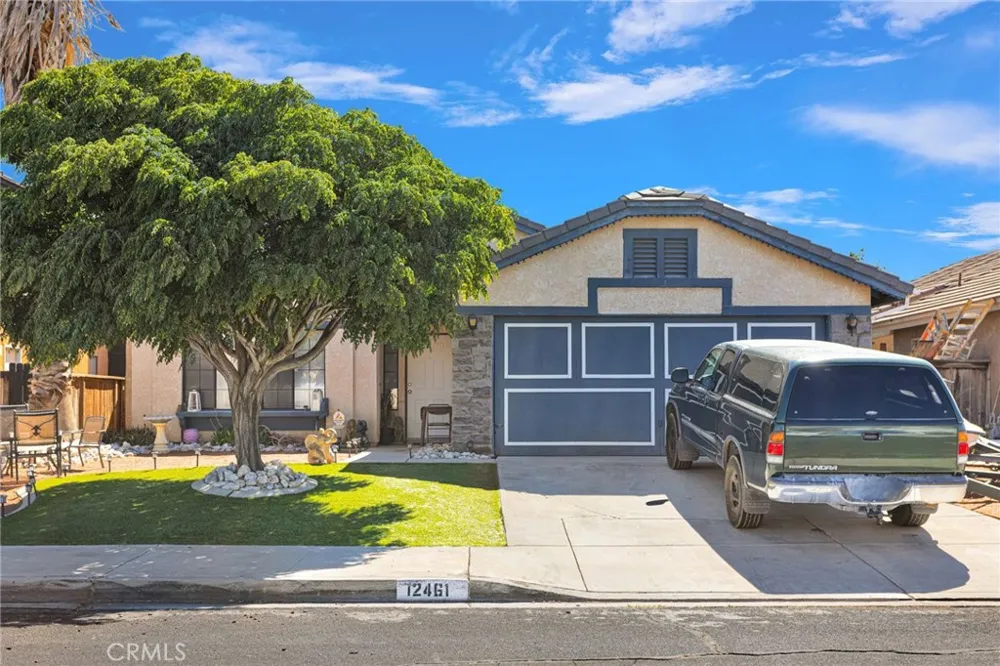 12461 Emeraldstone Victorville, CA 92392