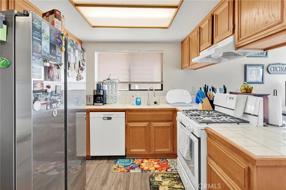 12461 Emeraldstone Victorville, CA 92392