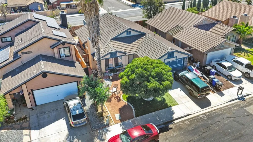 12461 Emeraldstone Victorville, CA 92392