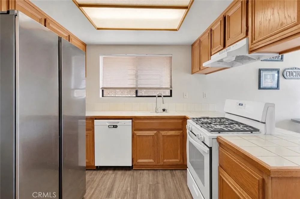 12461 Emeraldstone Victorville, CA 92392
