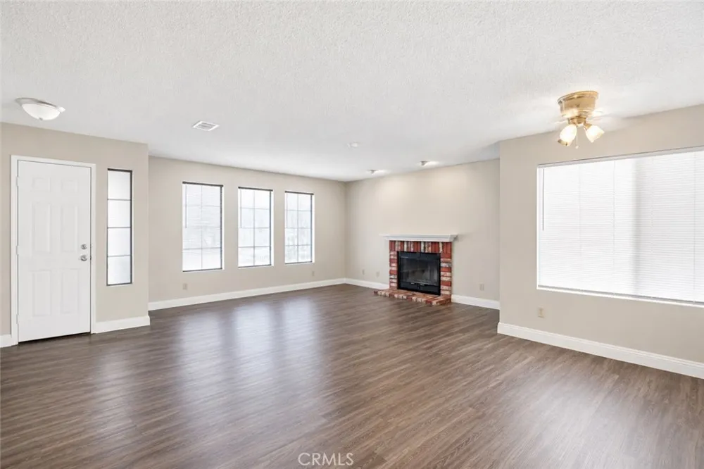 12461 Emeraldstone Victorville, CA 92392
