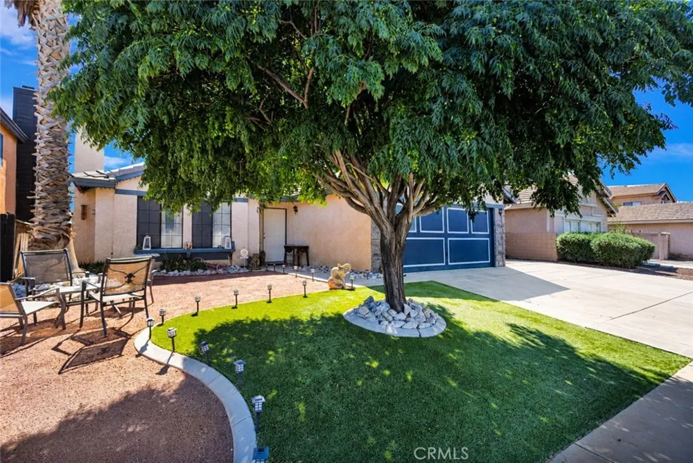 12461 Emeraldstone Victorville, CA 92392