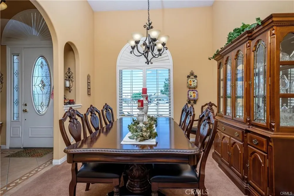 18572 Olalee Lane Apple Valley, CA 92307