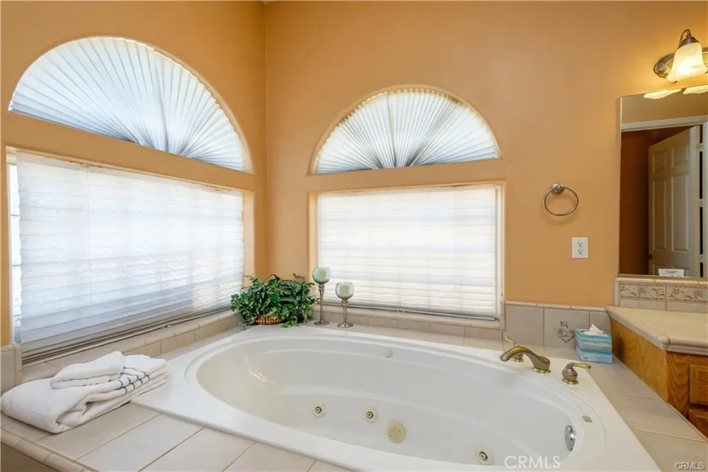 18572 Olalee Lane Apple Valley, CA 92307