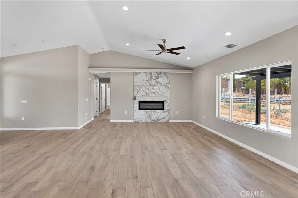 17723 Sycamore Street Hesperia, CA 92345