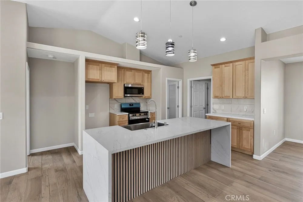 17723 Sycamore Street Hesperia, CA 92345
